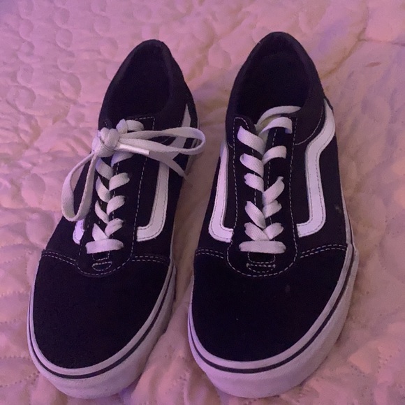 vans.. worn few times.. too small - Picture 3 of 3